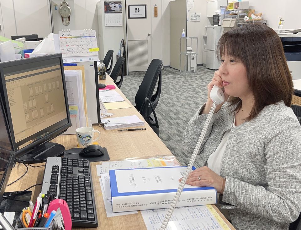 薦野 ひとみ